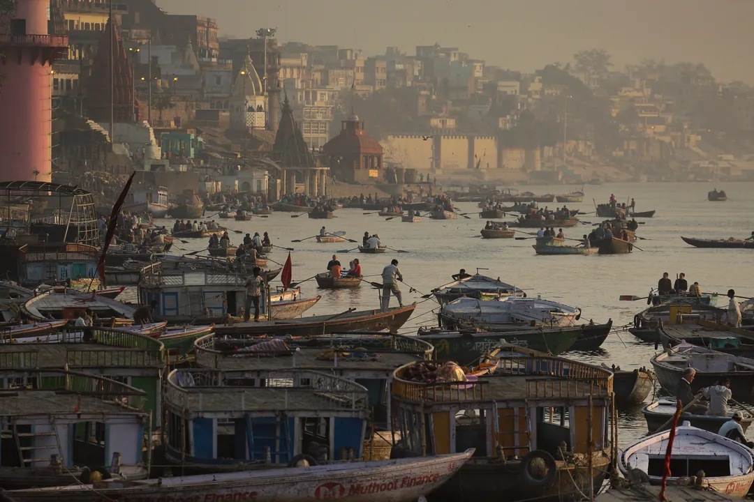 Scindia Ghat, Varanasi at dawn - Shri Kashi Jyotish Kendra follows the Kashi jyotish tradition