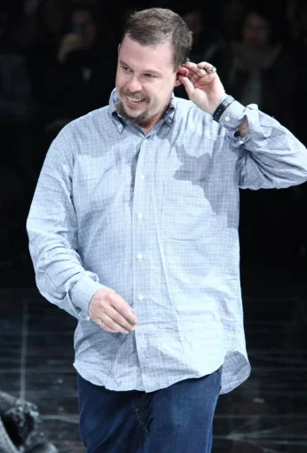 Alexander McQueen taking his bow at his Fall 2009 collection show